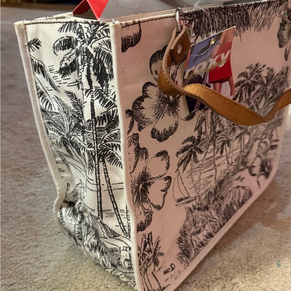 New Roxy tote - Picture 2 of 2